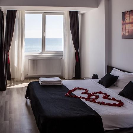 Oasis By The Sea - Summerland Apartment Mamaia Dış mekan fotoğraf