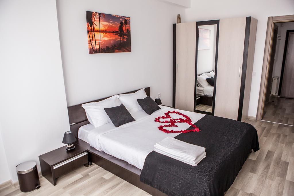 Oasis By The Sea - Summerland Apartment Mamaia Dış mekan fotoğraf