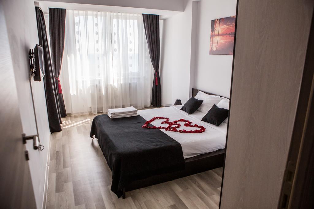 Oasis By The Sea - Summerland Apartment Mamaia Dış mekan fotoğraf